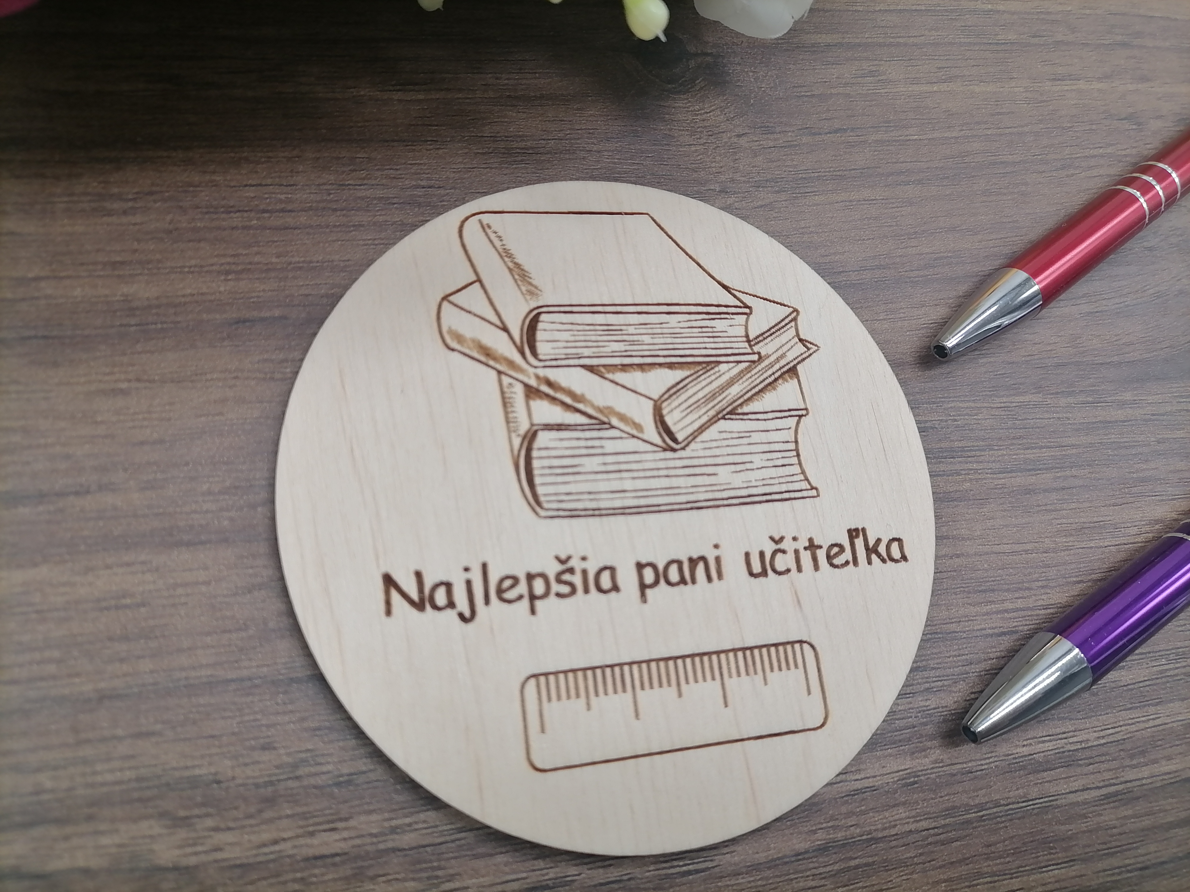 Podšálka pod kávičku lakovaná pre učiteľov